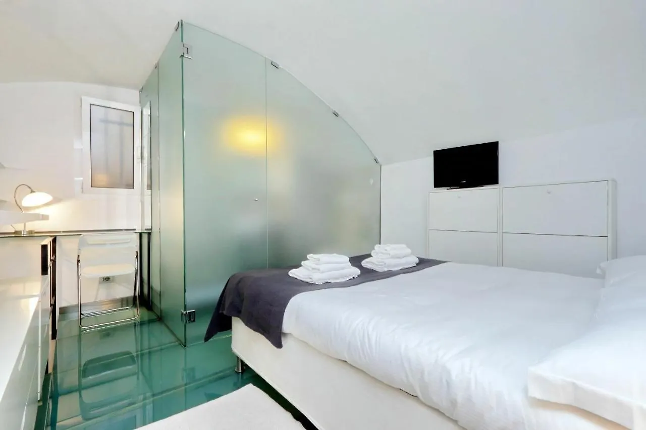 Apartment Coronari Rome